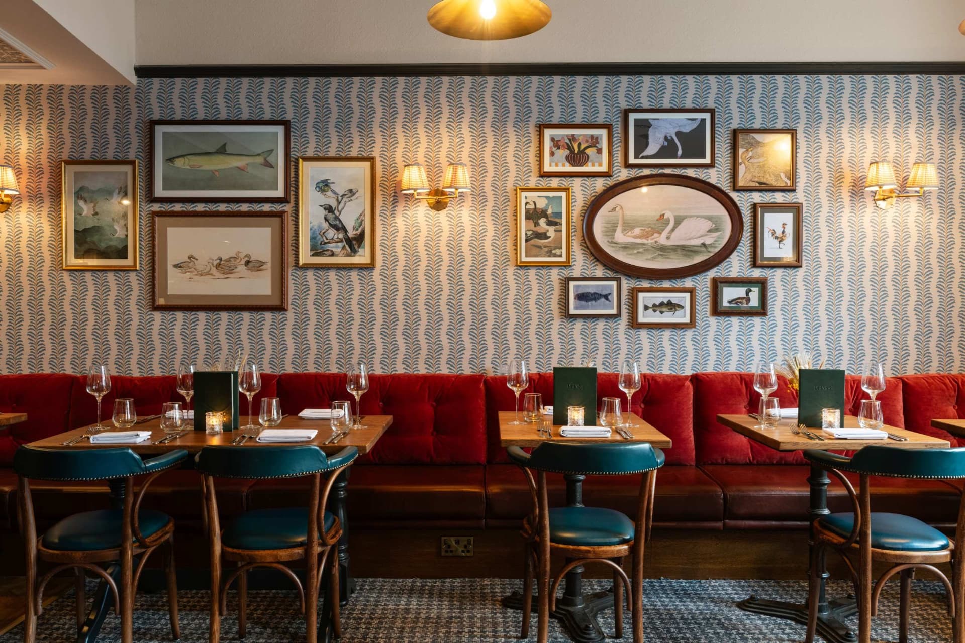 Swan Arundel Dining Area